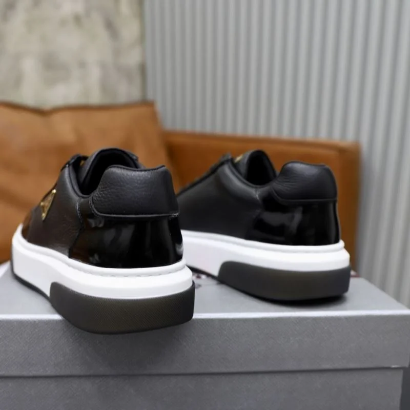 Snug Prada Low Shoes 35501