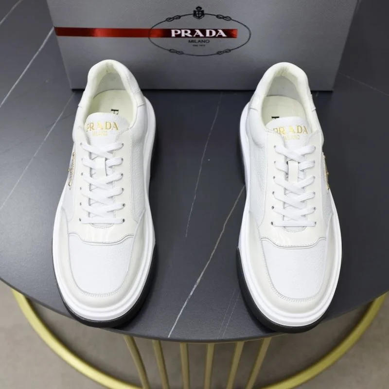 Durable Prada Low Shoes 35472