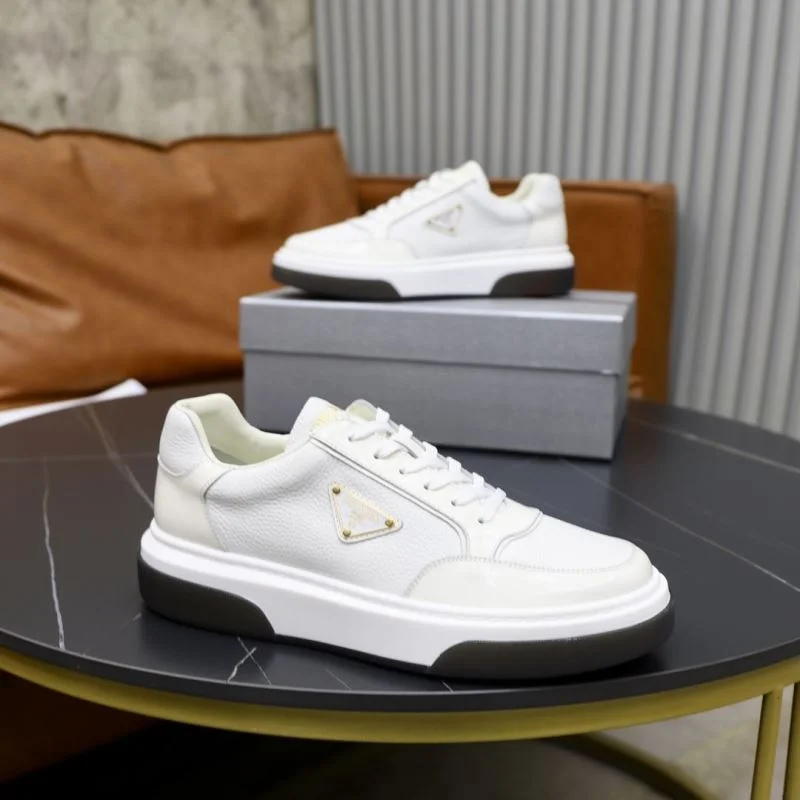 Durable Prada Low Shoes 35472