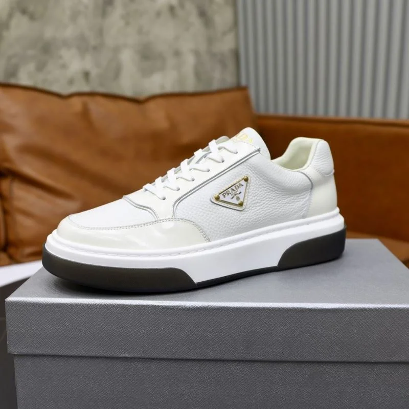 Durable Prada Low Shoes 35472