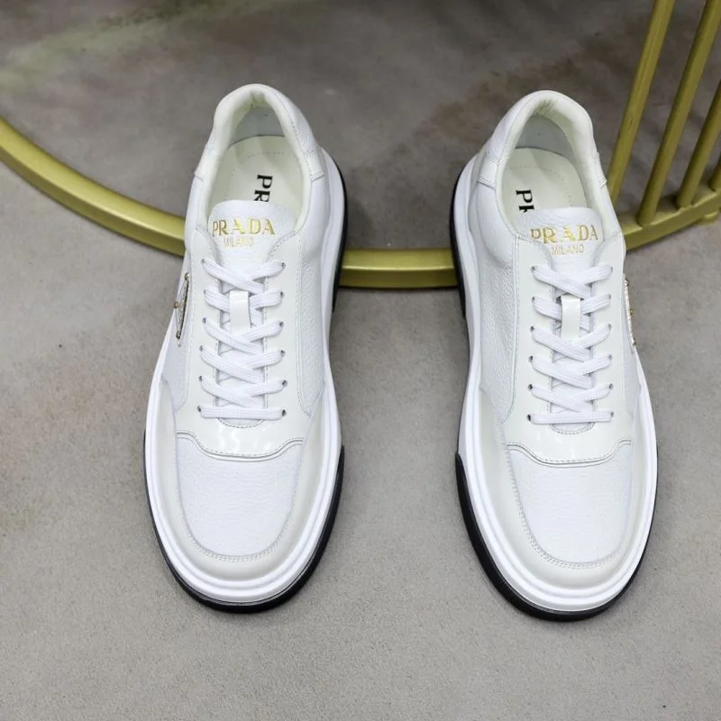 Durable Prada Low Shoes 35472