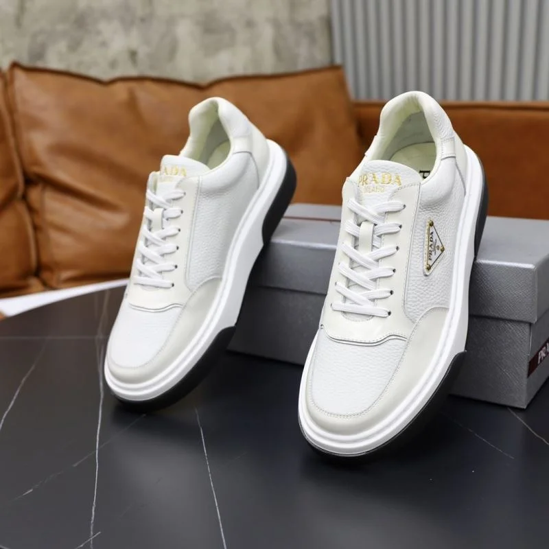 Durable Prada Low Shoes 35472