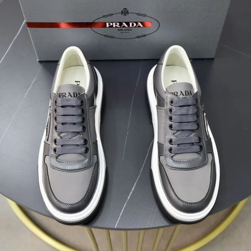 Prada Low Shoes Attractive 35482