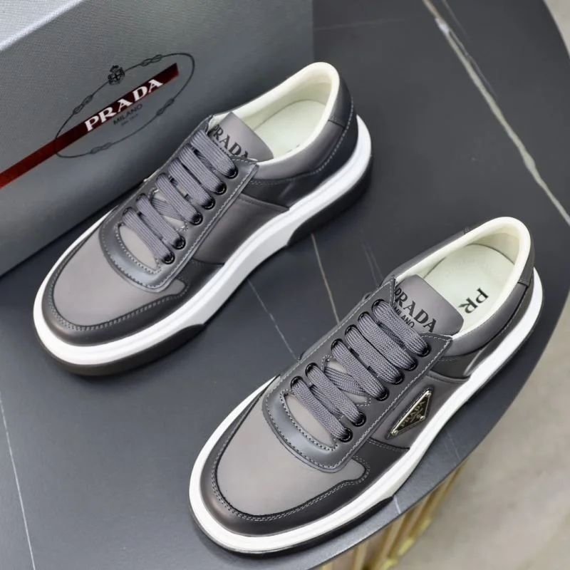 Prada Low Shoes Attractive 35482