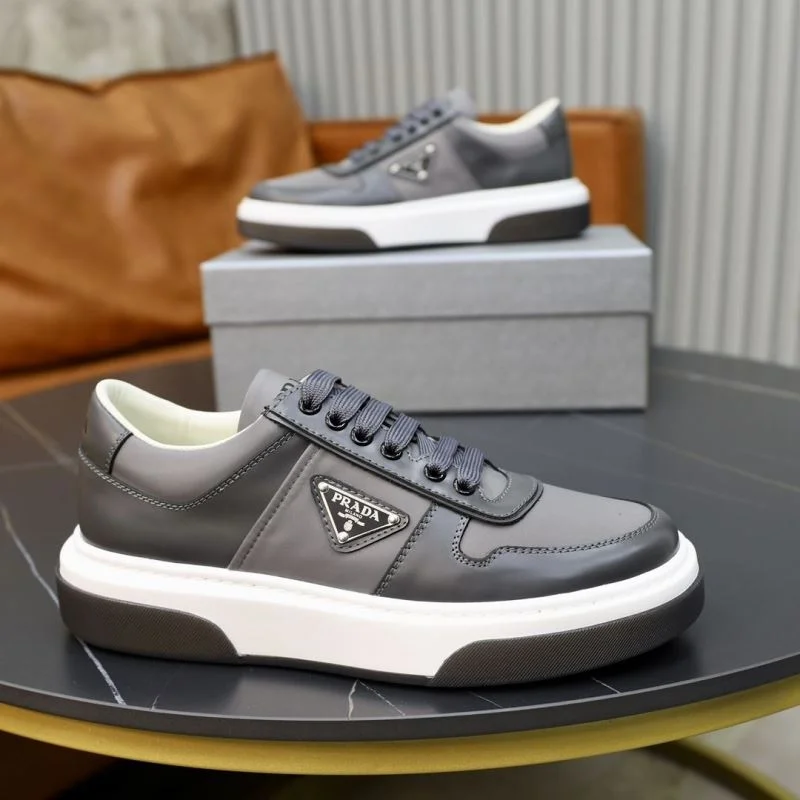 Prada Low Shoes Attractive 35482