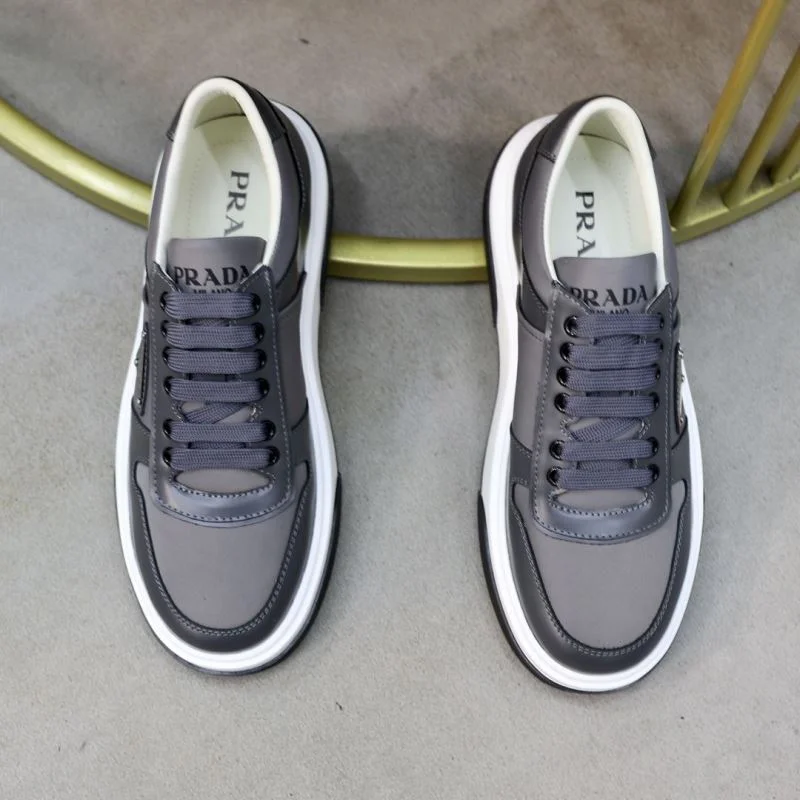 Prada Low Shoes Attractive 35482