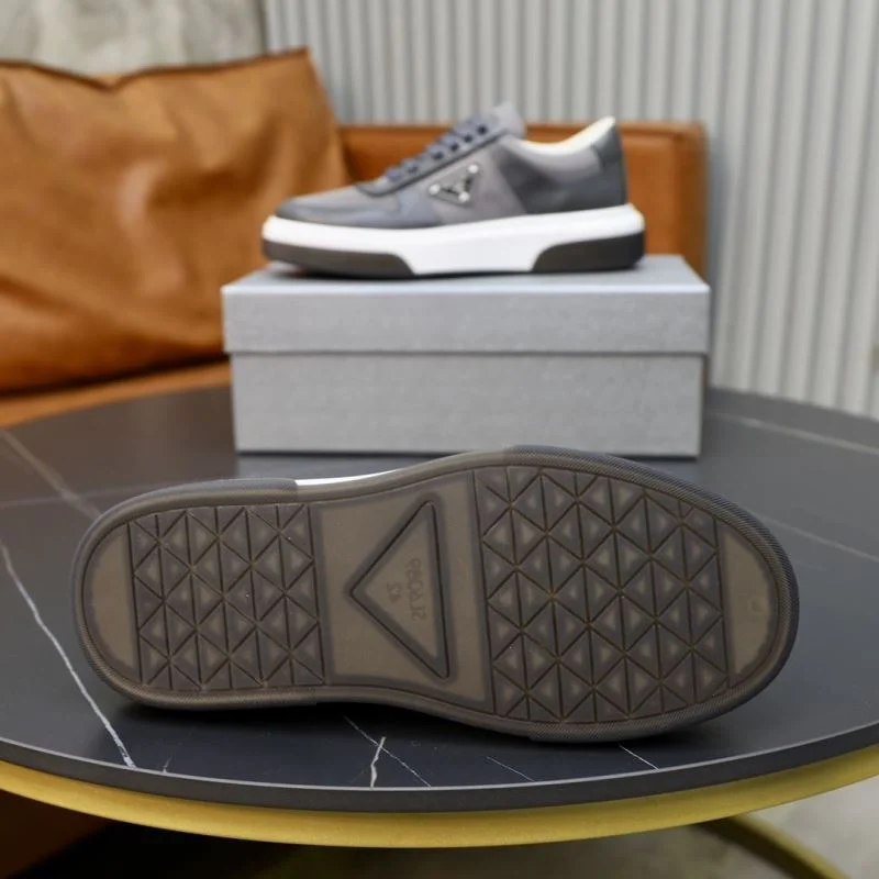 Prada Low Shoes Attractive 35482