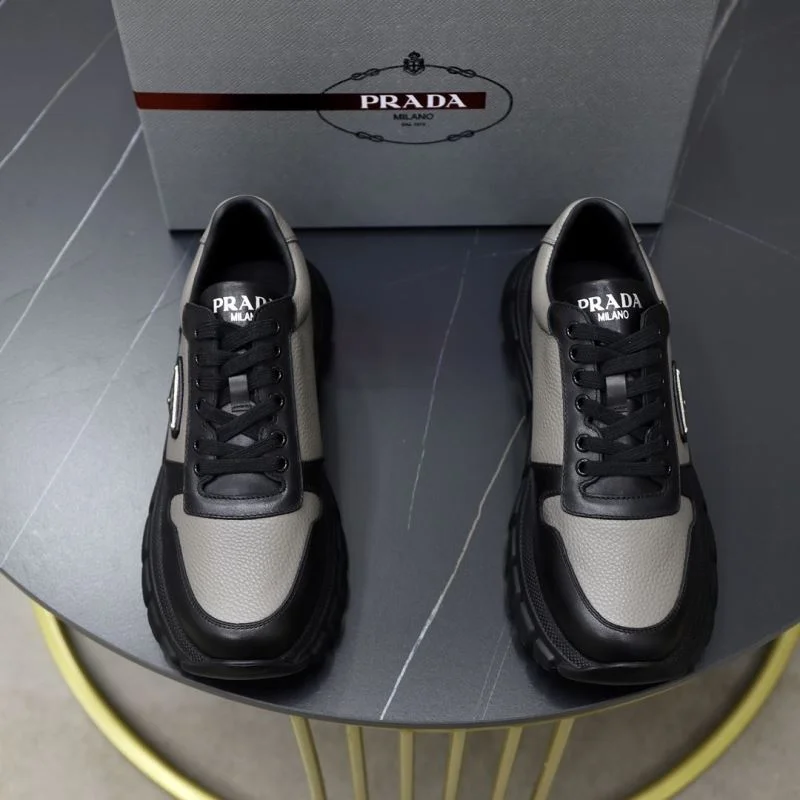 Casual Prada Low Shoes 35497