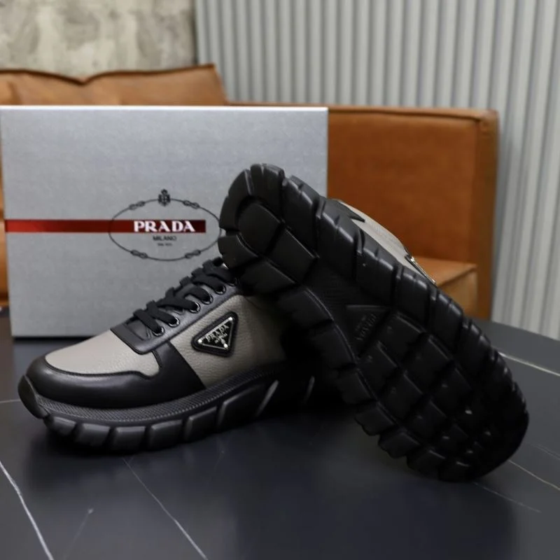 Casual Prada Low Shoes 35497