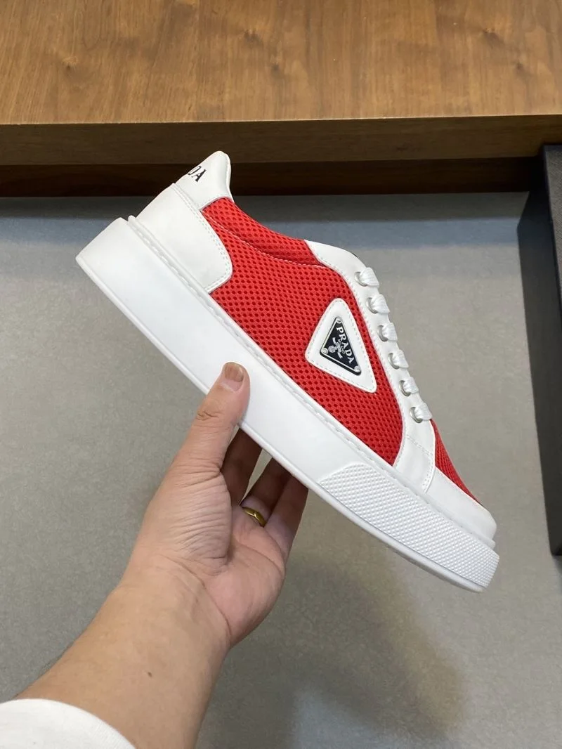 Functional Prada Low Shoes 35477