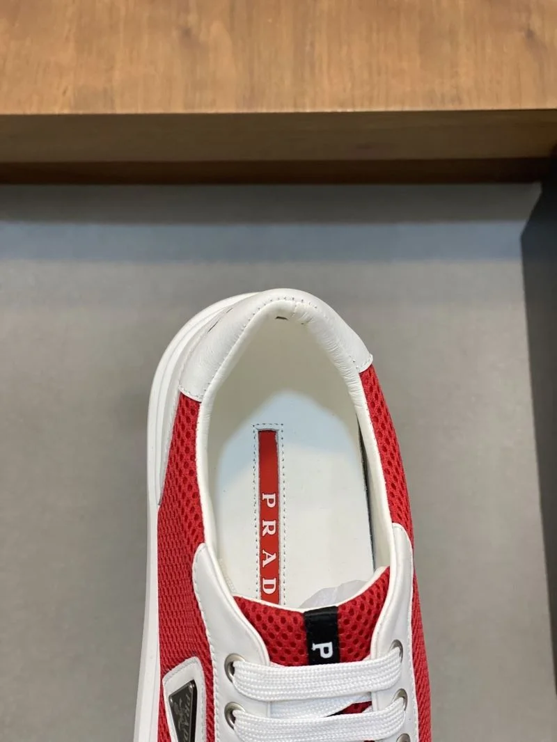 Functional Prada Low Shoes 35477