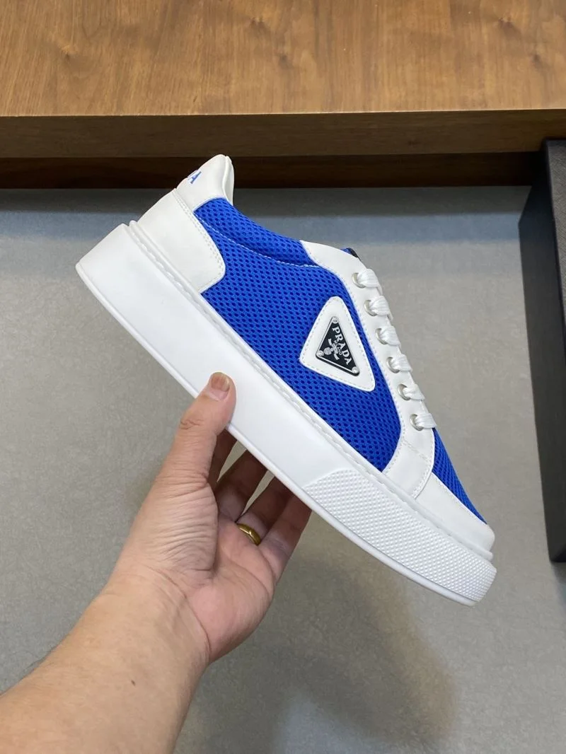 Durable Prada Low Shoes 35468