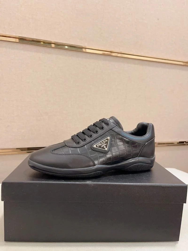 Prada Low Shoes Versatile 35463