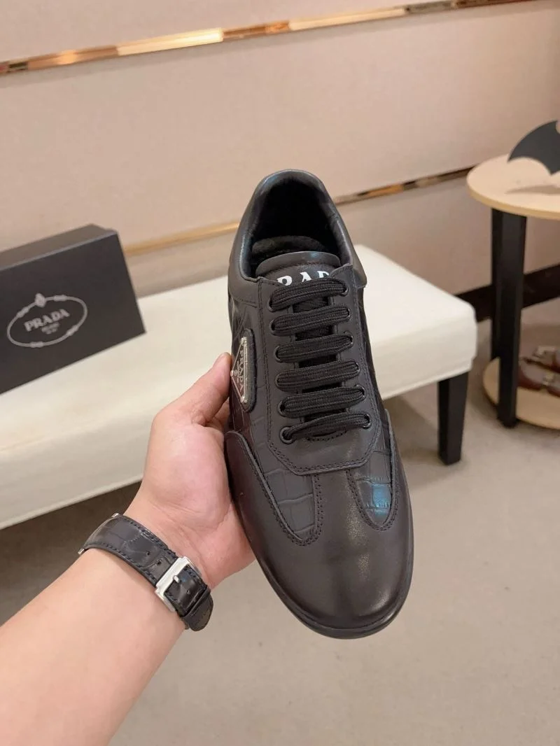 Prada Low Shoes Versatile 35463