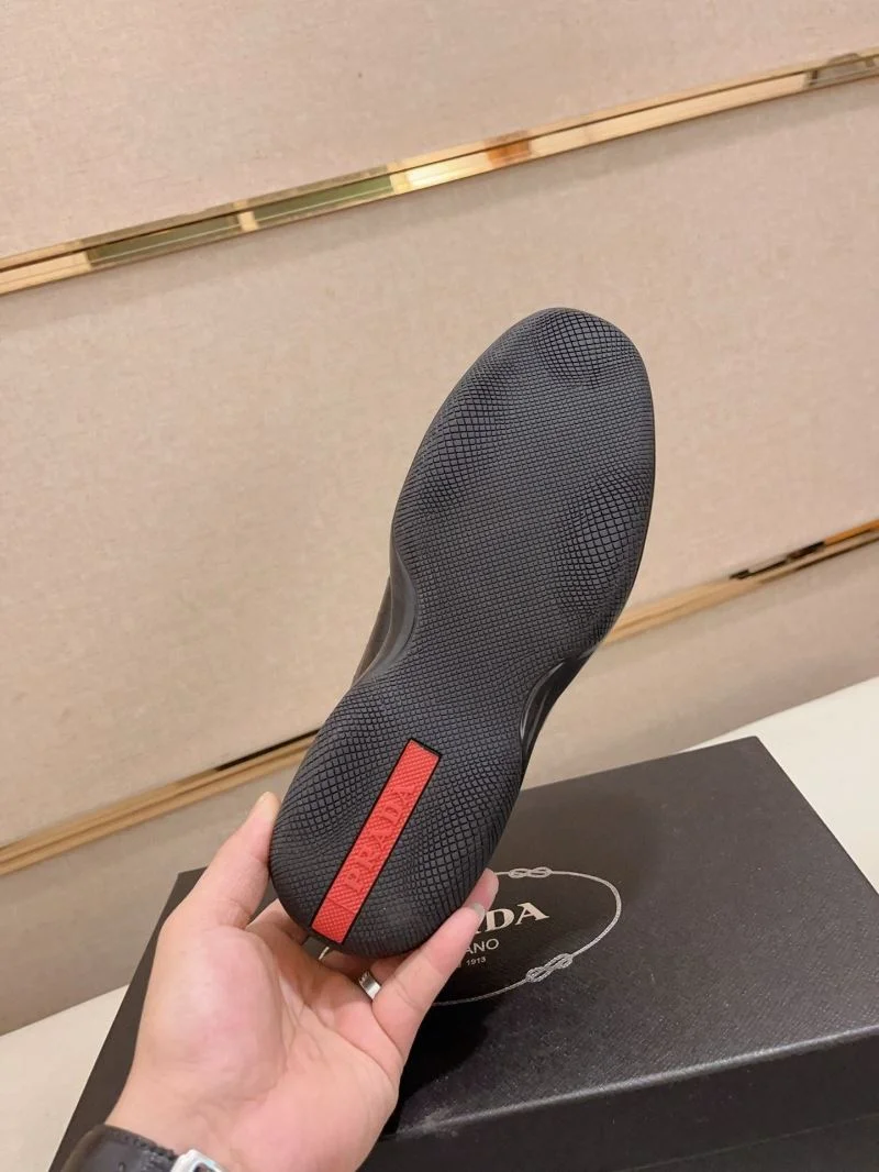 Prada Low Shoes Versatile 35463