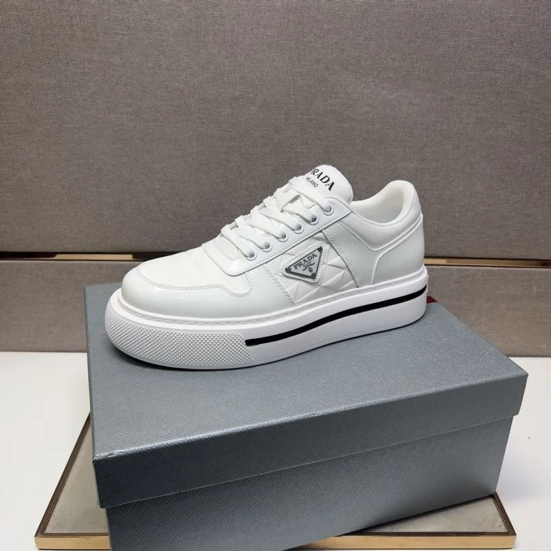 Prada Low Shoes Comfortable 35437