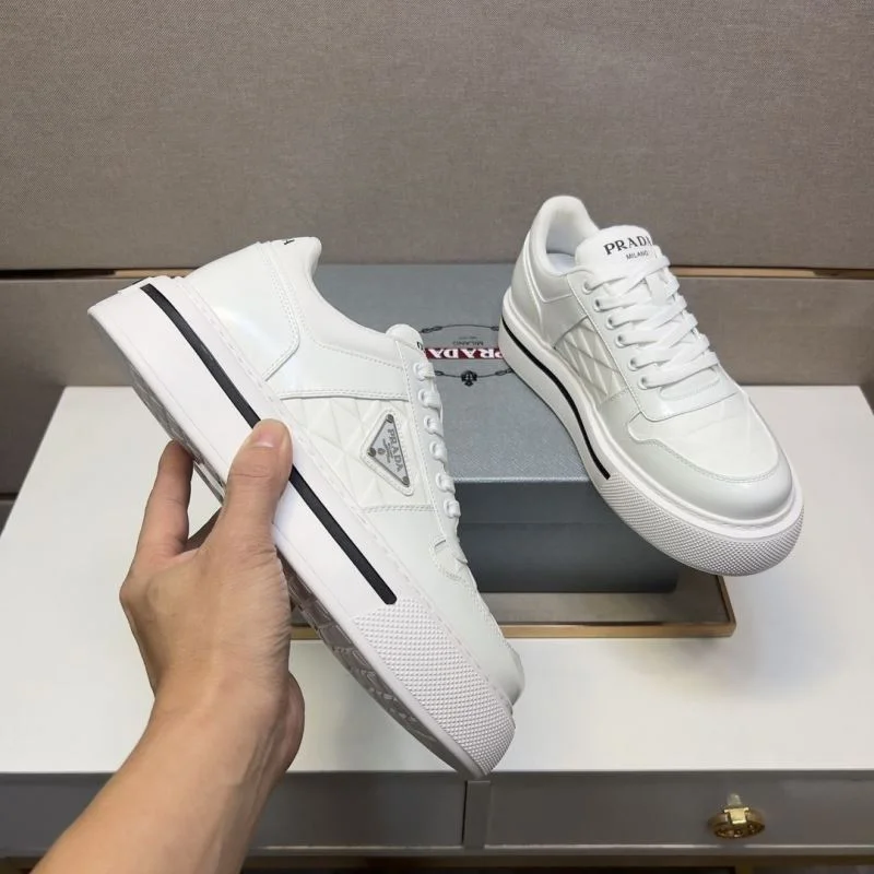 Prada Low Shoes Comfortable 35437