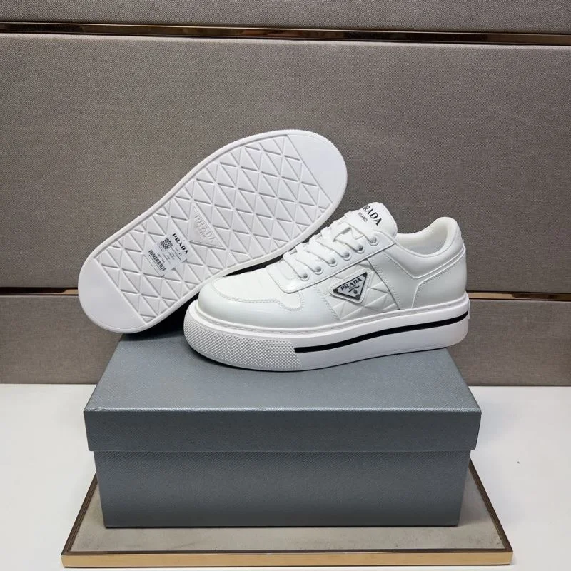 Prada Low Shoes Comfortable 35437