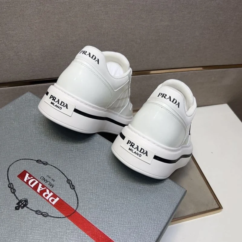 Prada Low Shoes Comfortable 35437