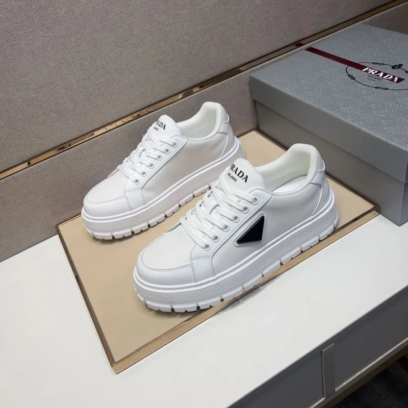 Prada Low Shoes Sophisticated 35436