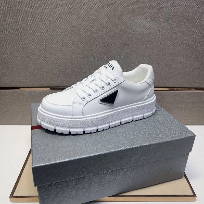 Prada Low Shoes Sophisticated 35436