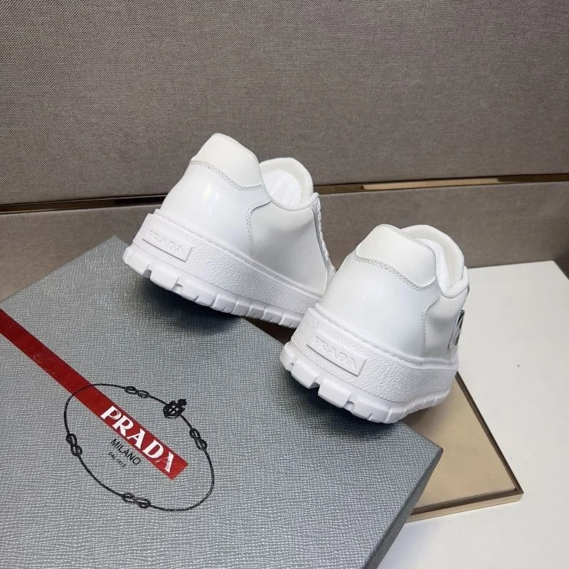 Prada Low Shoes Sophisticated 35436