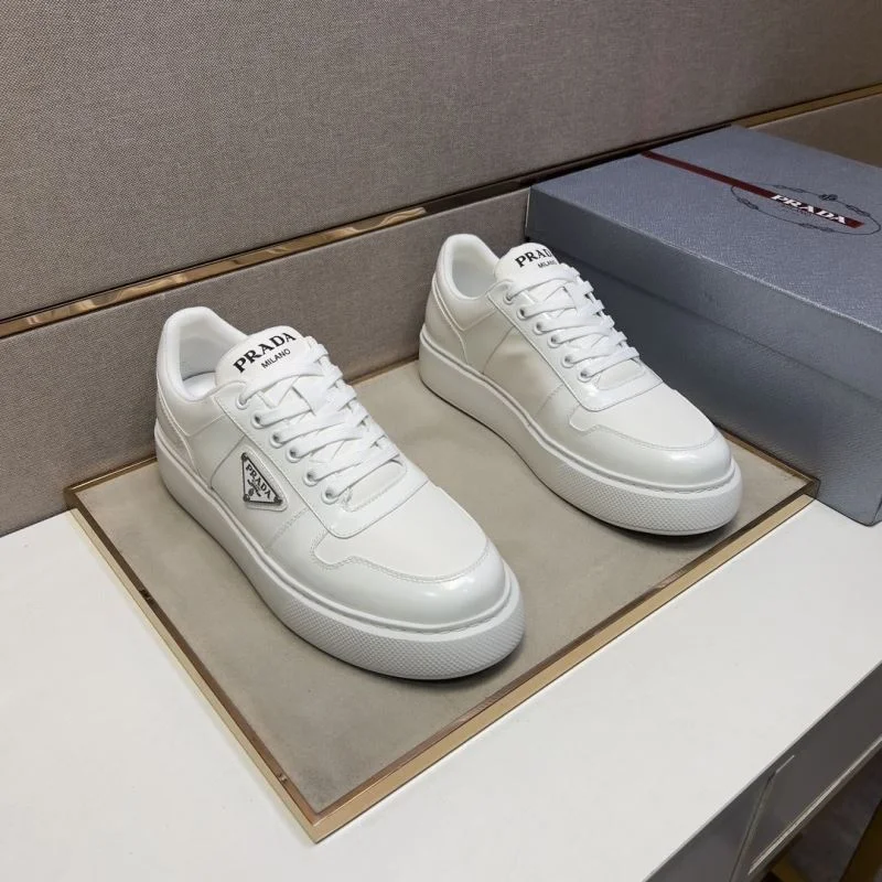 Attractive Prada Low Shoes 35443