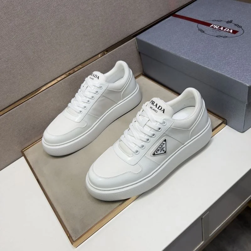 Attractive Prada Low Shoes 35443
