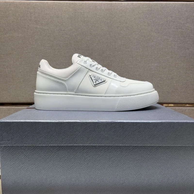 Attractive Prada Low Shoes 35443