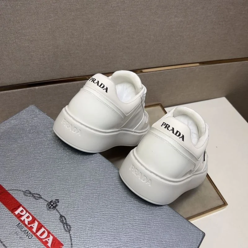 Attractive Prada Low Shoes 35443