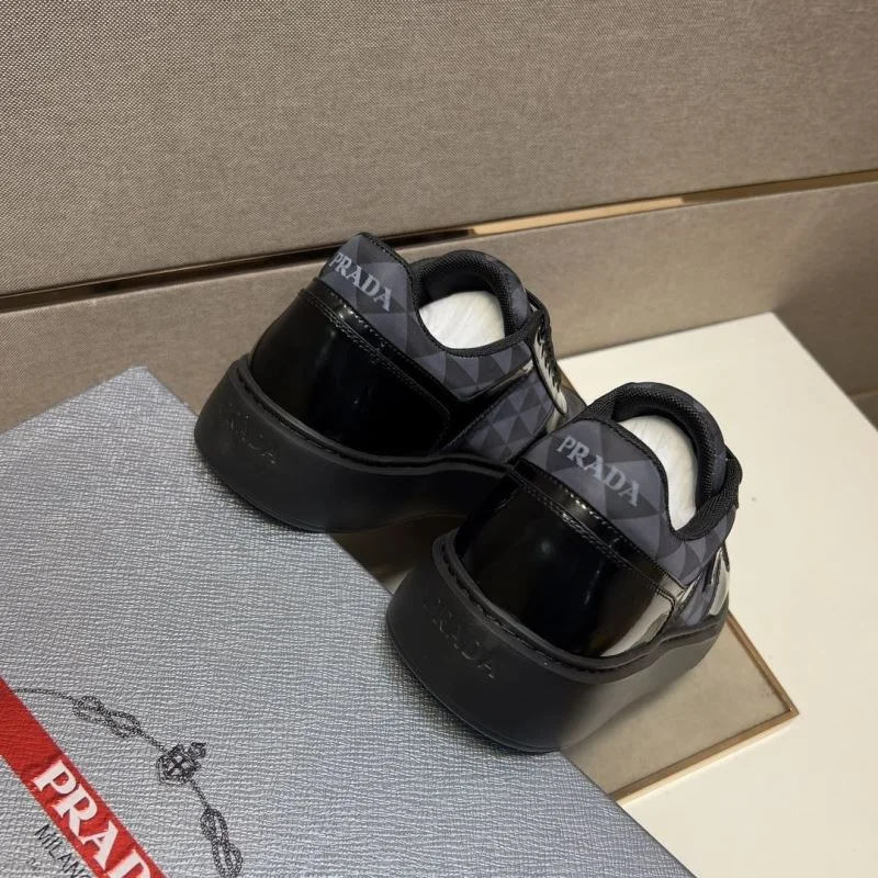 WellDesigned Prada Low Shoes 35441