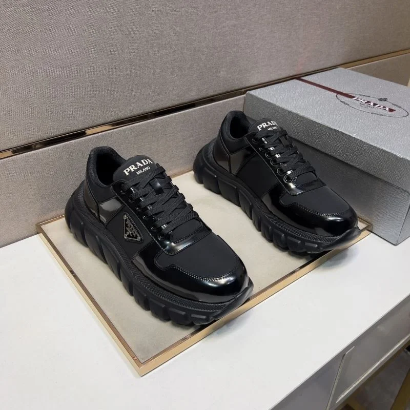 Durable Prada Low Shoes 35425