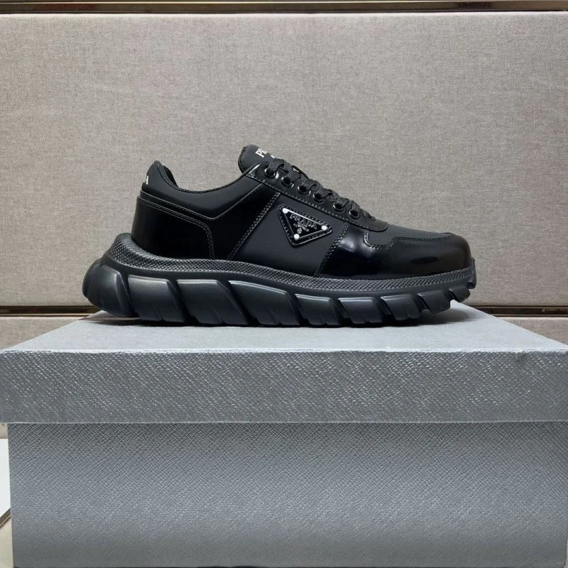 Durable Prada Low Shoes 35425