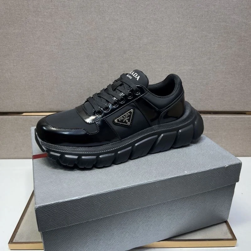Durable Prada Low Shoes 35425
