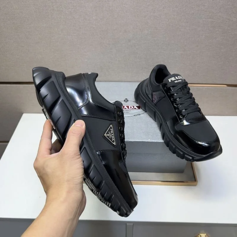 Durable Prada Low Shoes 35425