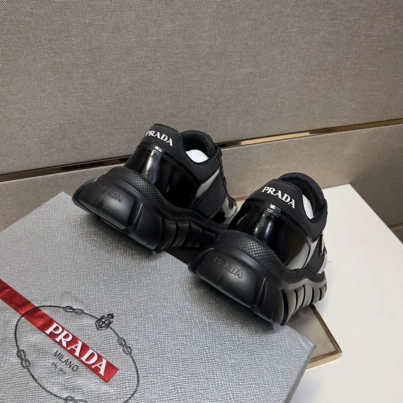 Durable Prada Low Shoes 35425