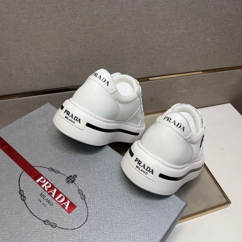 Sporty Prada Low Shoes 35444