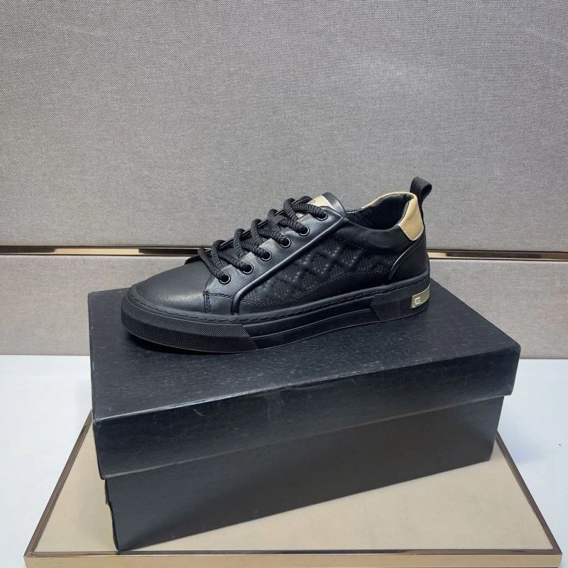 ModernLook Prada Low Shoes 35392