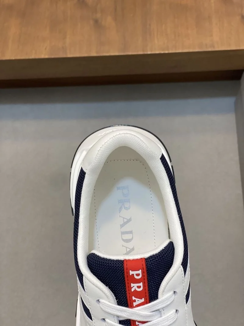 Supportive Prada Low Shoes 35408