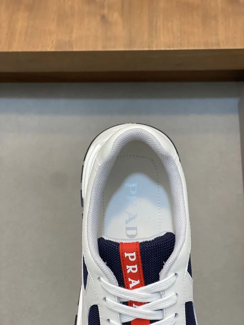 Stylish Prada Low Shoes 35416