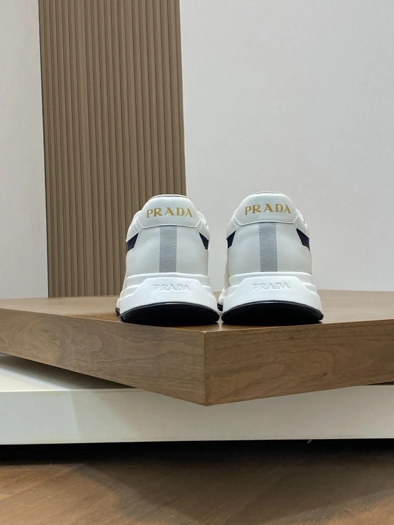 Stylish Prada Low Shoes 35416