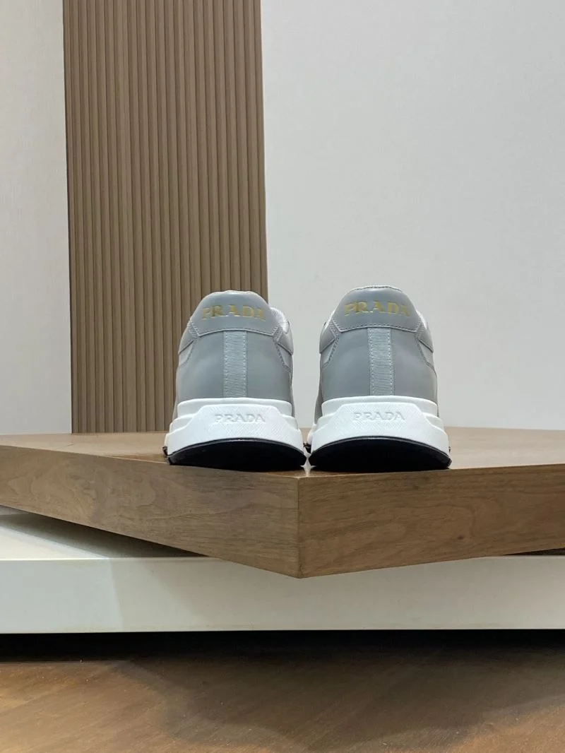 Snug Prada Low Shoes 35399