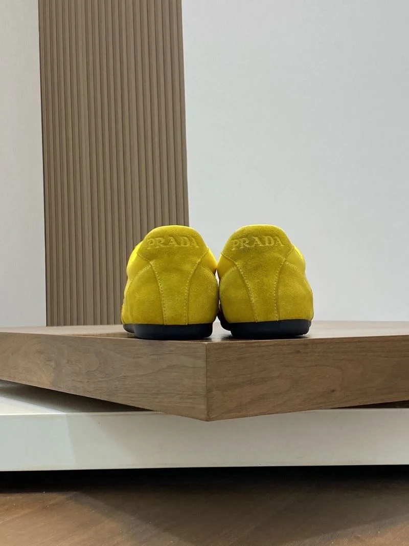 WellDesigned Prada Low Shoes 35406