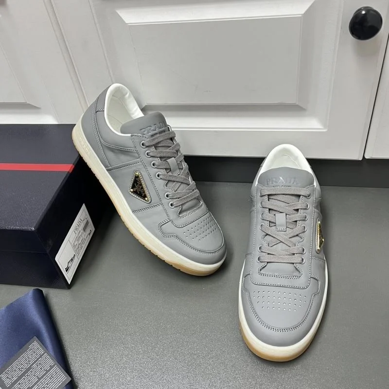 Prada Low Shoes Elegant 35401