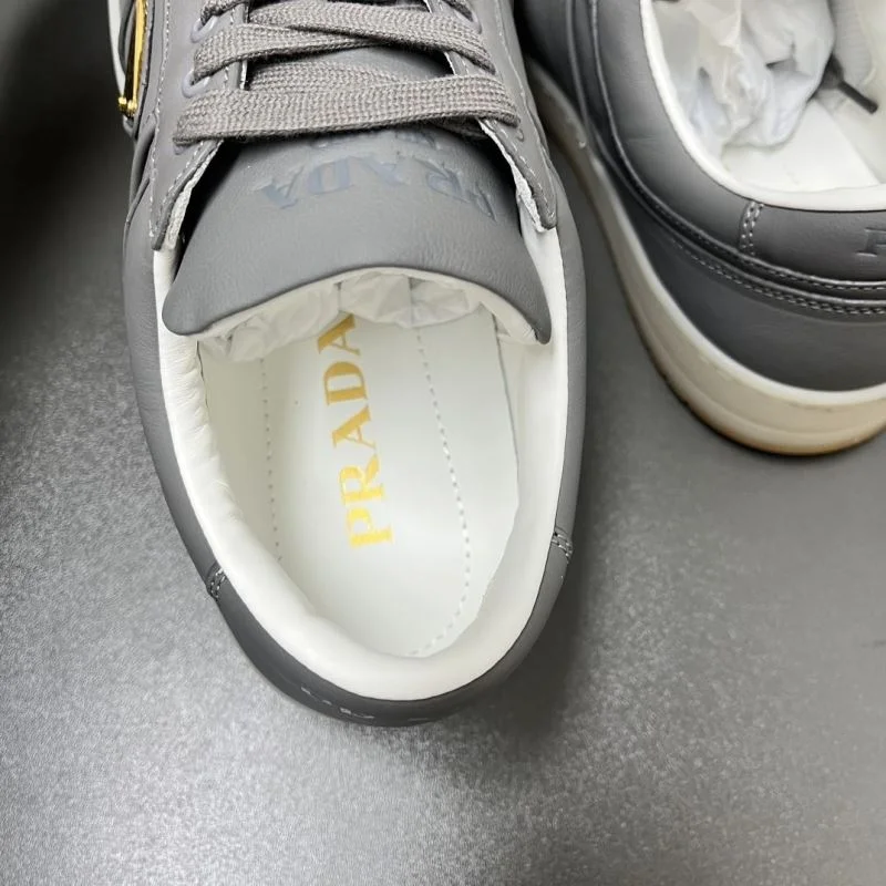 Prada Low Shoes Elegant 35401