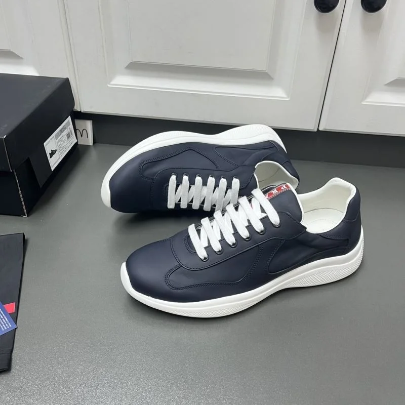 Durable Prada Low Shoes 35414