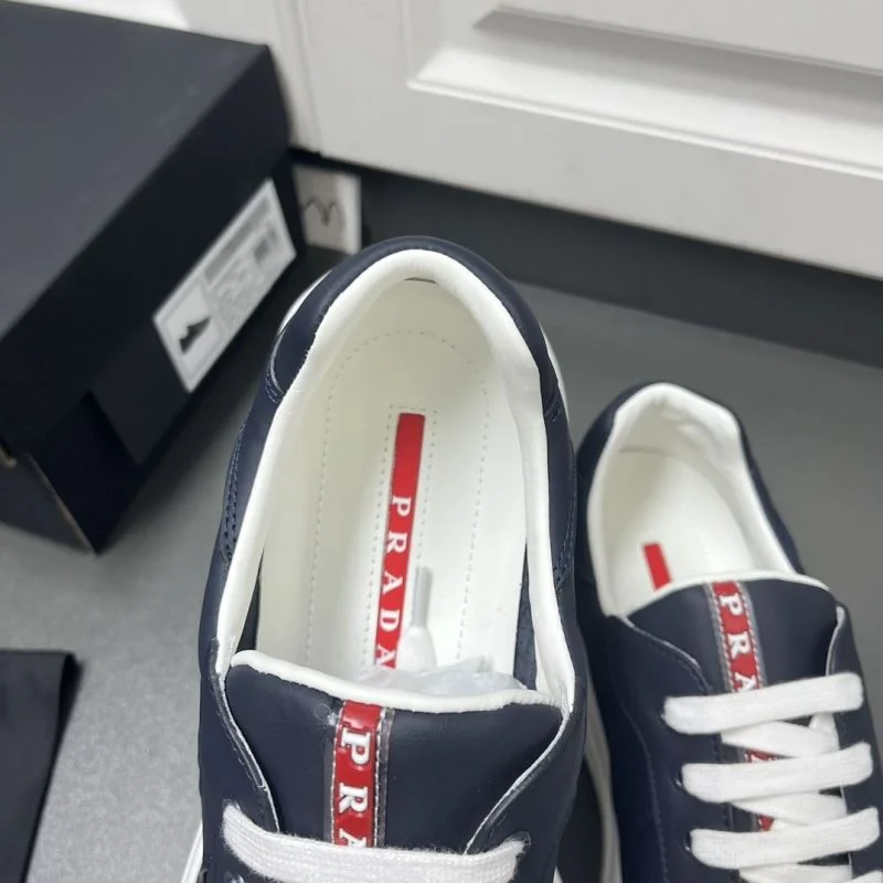 Durable Prada Low Shoes 35414