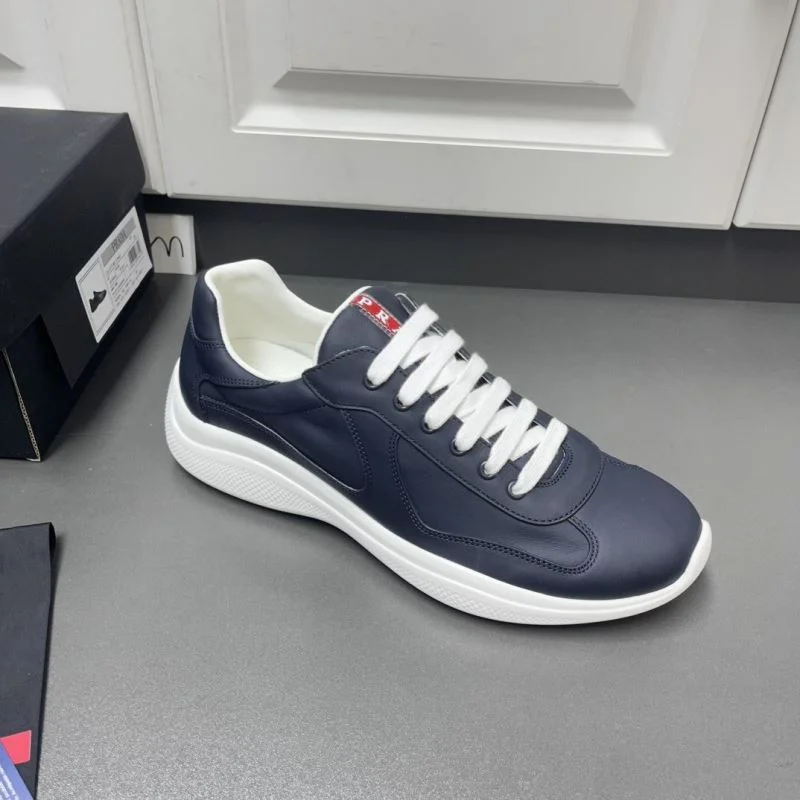 Durable Prada Low Shoes 35414