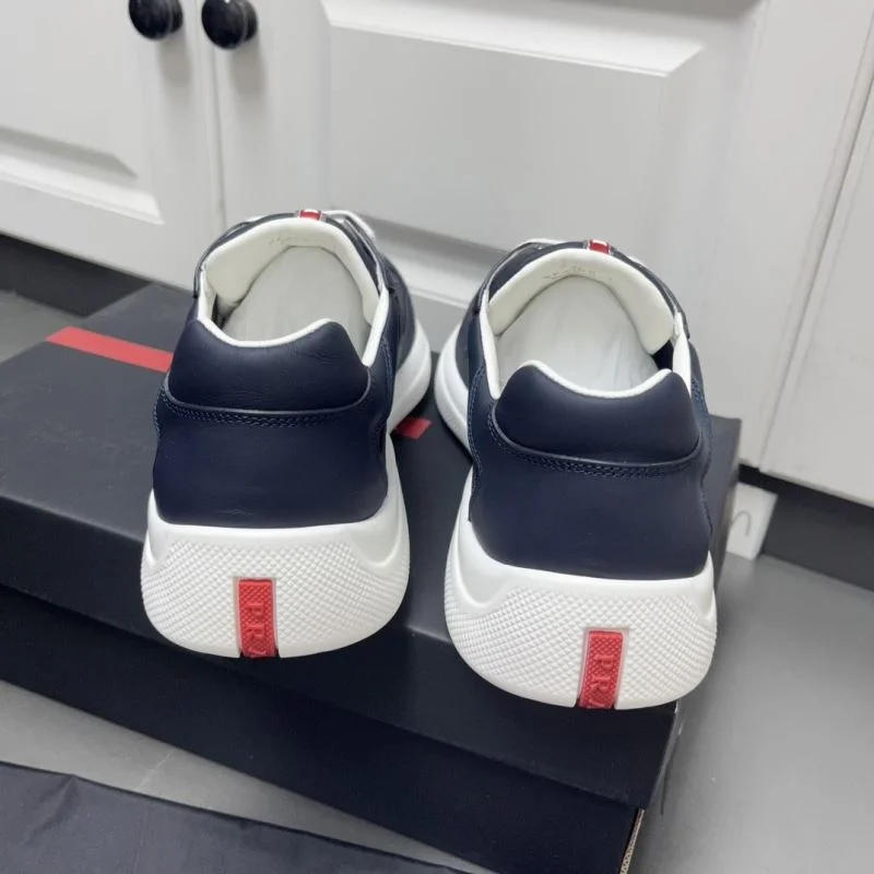 Durable Prada Low Shoes 35414