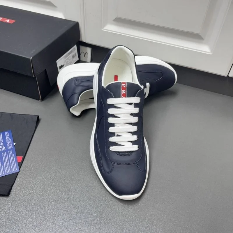 Durable Prada Low Shoes 35414